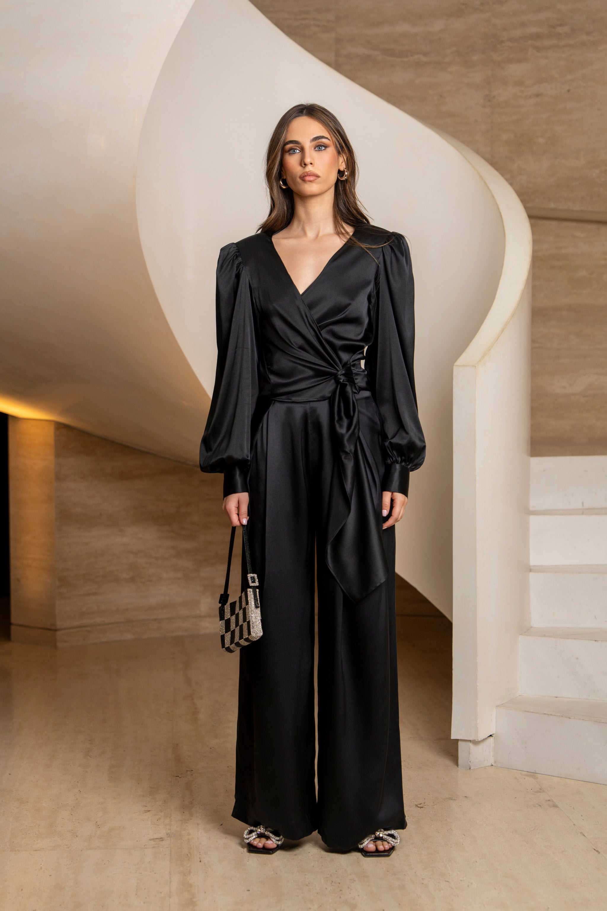 ⭕️ 新品 we are LEONE 100%シルク ロング羽織 リゾート Black Maxi Silk Robe – We Are Leone